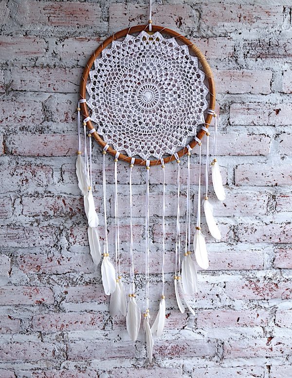 ručně vyrobený lapač snů bílý v bambusovém kruhu 100cm