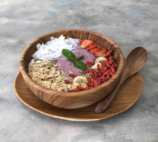 přírodní miska z teakového dřeva na smoothie bowl s oválným talířem a polévkovou lžící