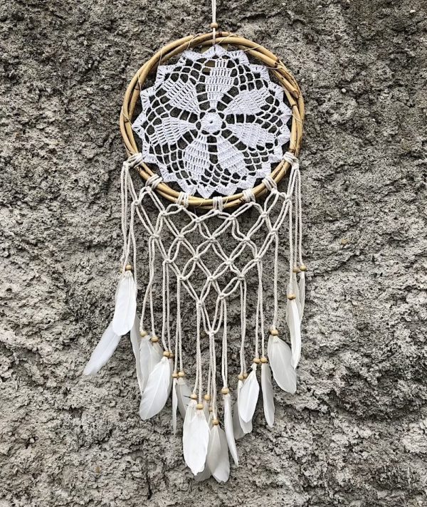 ručně vyrobený lapač snů ratanový s macramé 80 cm