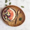 přírodní nádobí z teakového dřeva - oválný talíř velký, miska na smoothie bowl, polévková lžíce střední