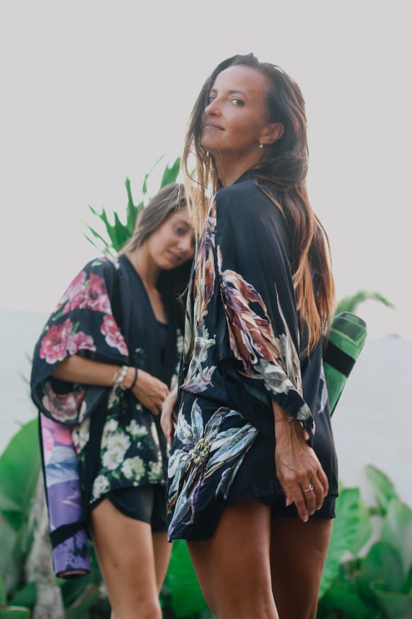 Kimono Bouquet s modrými a zlatavými květy