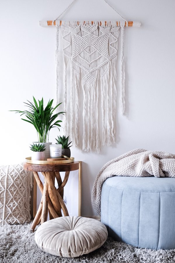 závěsná dekorace macramé Inner Soul s pokojovkama