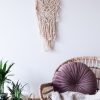 závěsná dekorace macramé Gypsy Girl v interiéru