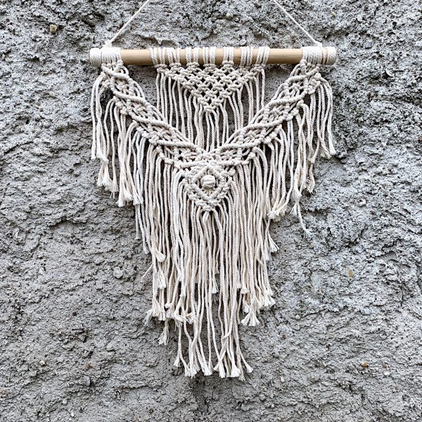 závěsná dekorace macramé Salty Hair na zdi