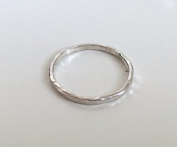 stříbrný prstýnek Melting ze stříbra o ryzosti Ag925