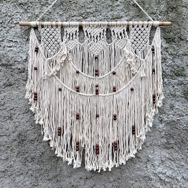 závěsná dekorace macramé Sunshine na zdi