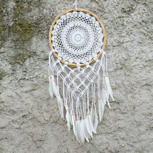 ručně vyrobený lapač snů ratanový s macramé 85cm detail