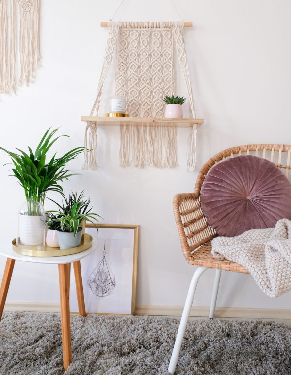 ručně vyrobená macramé polička Boho Girl z Bali