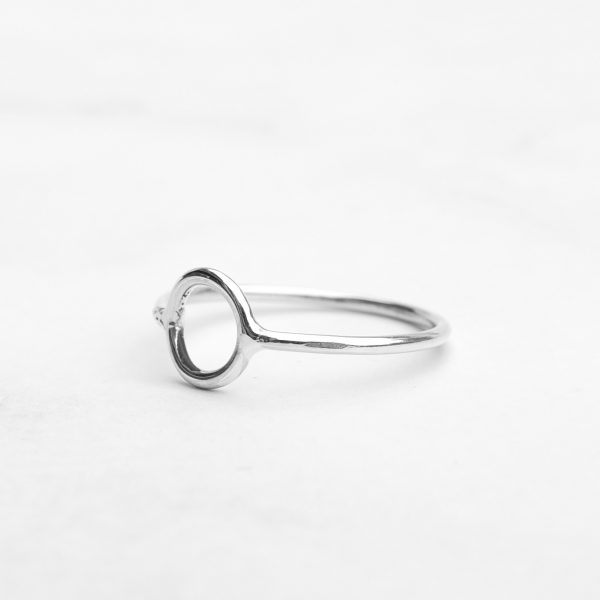 Ručně vyrobený stříbrný prsten Mini Moon