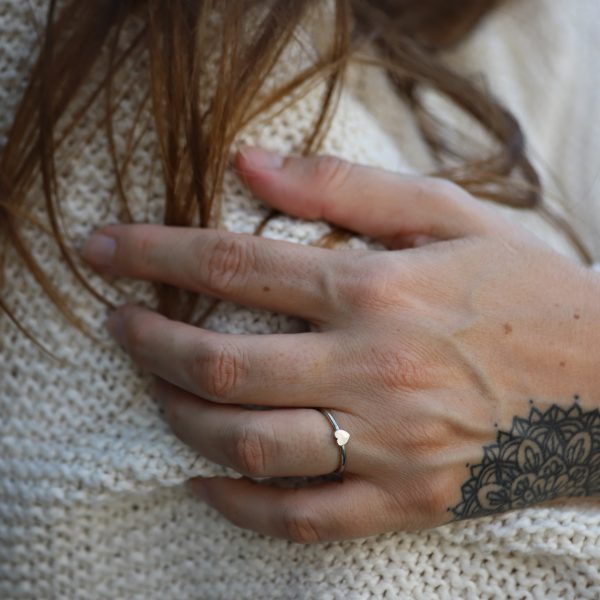 Stříbrný prsten Sweet Heart matný ručně zpracovaný zlatnickou rodinou na Bali