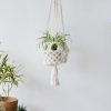 ručně drhaný macramé květináč Bubble ve smetanové barvě