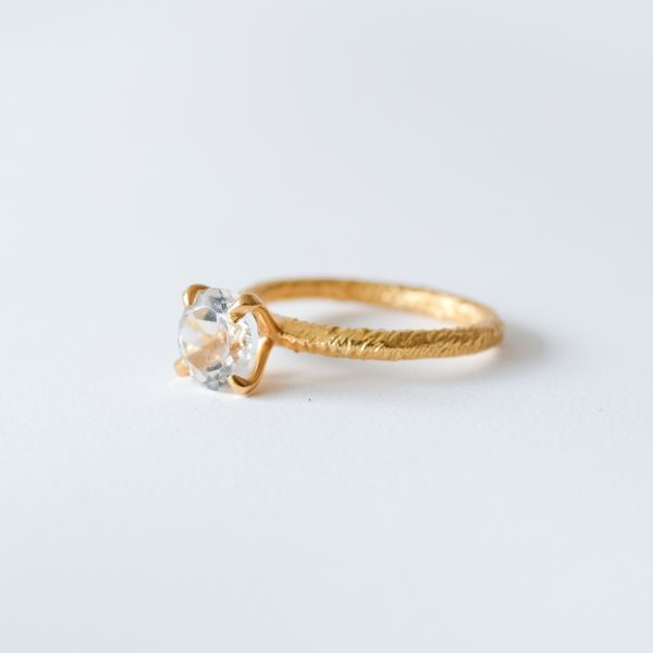 prsten-stribrny-pozlaceny-luxusni-a-kvalitni-rucni-vyroba-detail
