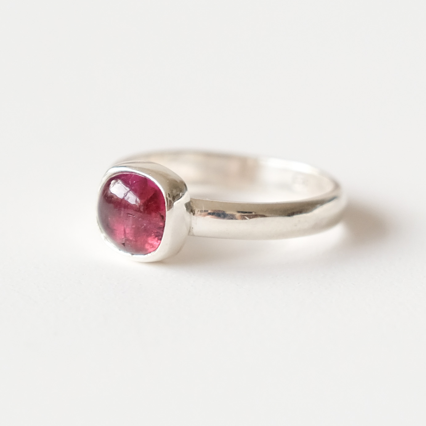 stribrny-prsten-a-kamen-Turmalin