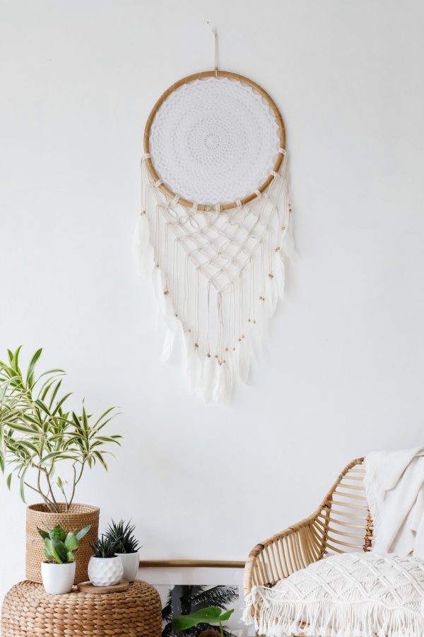 lapac-snu-velky-bile-macrame-rucni-vyroba-fair-trade