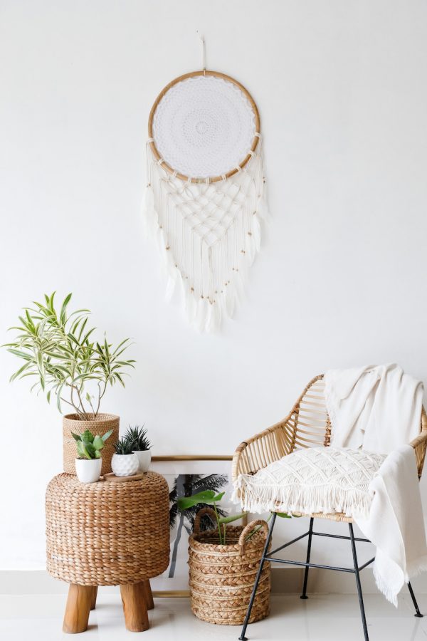 lapac-snu-bambu-bile-macrame-pericka-drevene-koralky-mandala