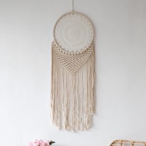 lapac-snu-boho-styl-bezovo-bila-barva-macrame-rucni-vyroba