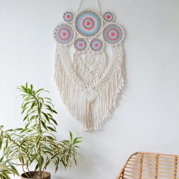 macrame-novy-trend-pletene-dekorace-zavesna-boho-styl-rucni-vyroba