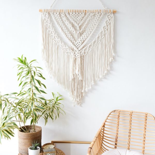 macrame-novy-trend-pletene-dekorace-zavesna-boho-styl-rucni-vyroba