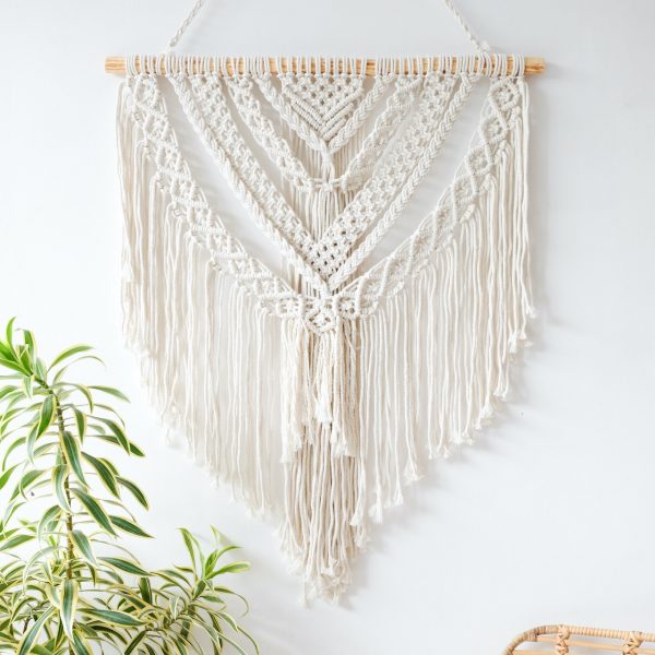 macrame-novy-trend-pletene-dekorace-zavesna-boho-styl-rucni-vyroba-detail