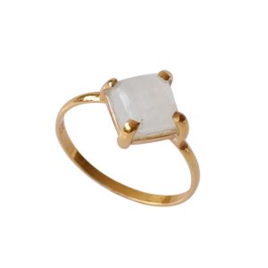 Pozlacený prsten s měsíčním kamenem