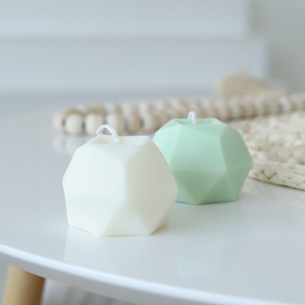 Designová svíčka Hexagon Anglická hruška a Frézie - Image 7
