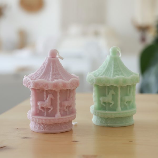 Designová svíčka Kolotoč Levandule - Image 2