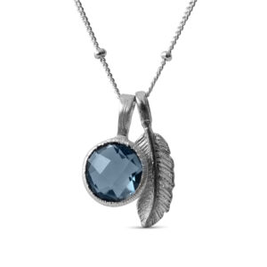 Stříbrný náhrdelník Aura Topaz London Blue & Feathers