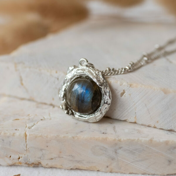 Stříbrný náhrdelník s Labradoritem vintage