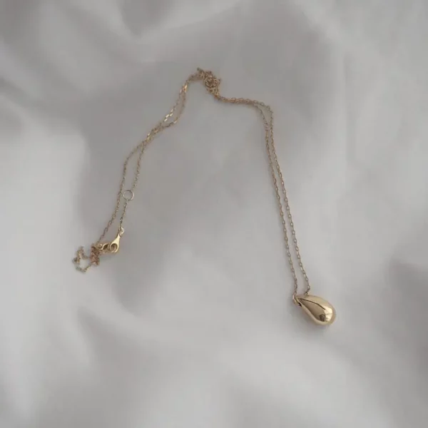 Pozlacený náhrdelník Kapka