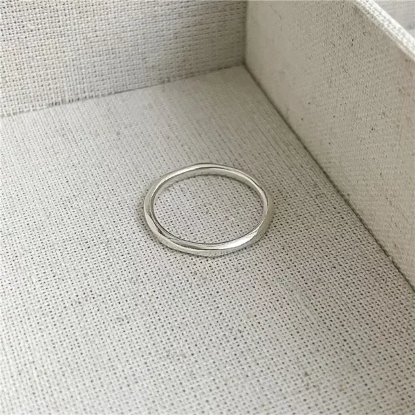 Stříbrný prsten Raw