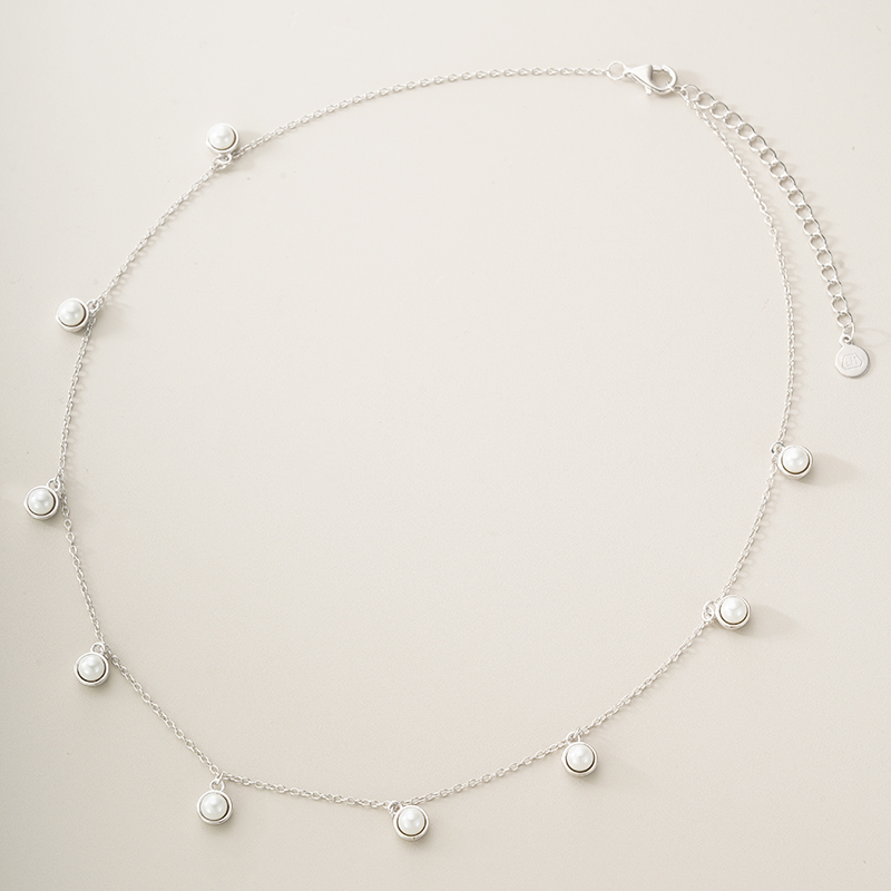 Stříbrný náhrdelník s Perlami