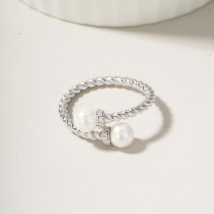 Stříbrný prsten s Perlou